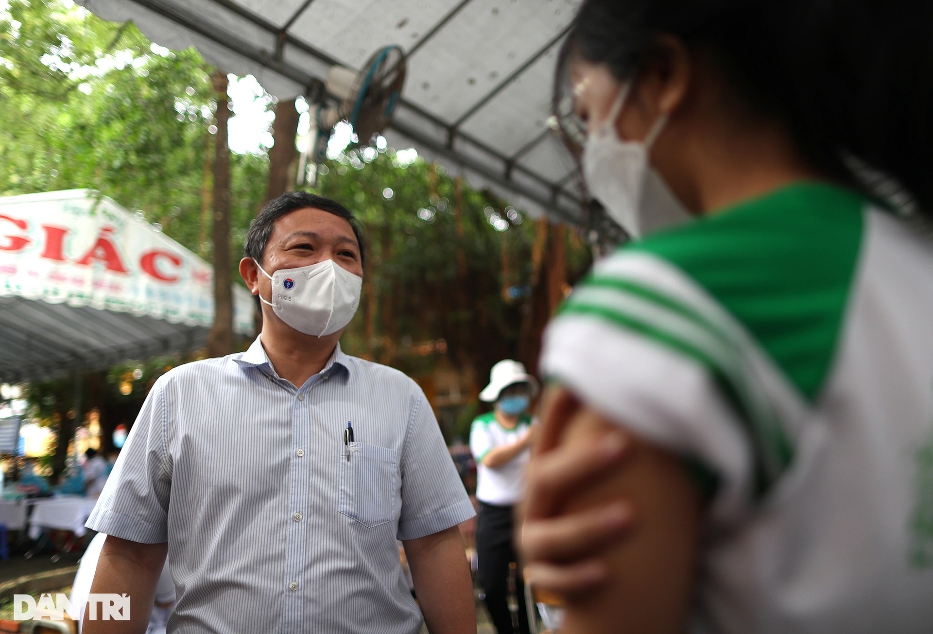 Gần 1.500 học sinh đầu tiên được tiêm vaccine ngừa Covid-19 ở TPHCM - 11 Gần 1.500 học sinh đầu tiên được tiêm vaccine ngừa Covid-19 ở TPHCM - 11