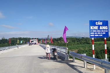 Khánh thành cầu Khe Ang tại nơi lũ cuốn trôi ô tô 7 chỗ