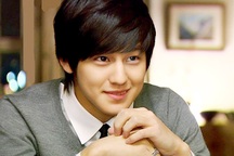 “Hotboy” của màn ảnh Hàn Quốc- Kim Bum đến Việt Nam