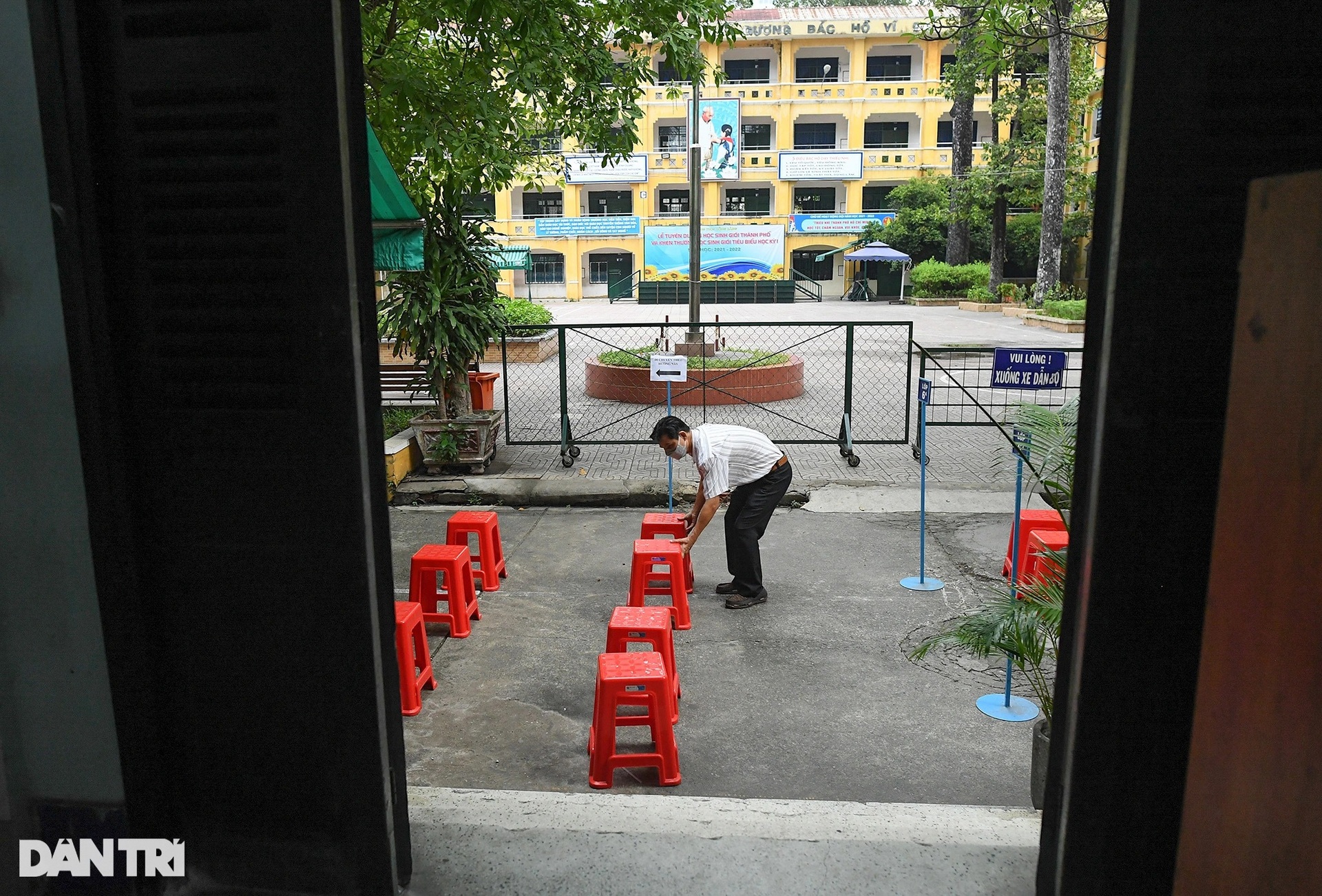 Ngày đầu TPHCM tiêm vaccine ngừa Covid-19 cho trẻ dưới 12 tuổi - 5