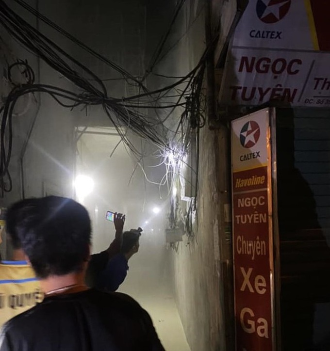 Chập điện gây cháy vào giữa đêm tại Vũ Tông Phan, Khương Đình, Thanh Xuân.