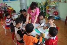 Các cô giáo mầm non, xin đừng bỏ cuộc!