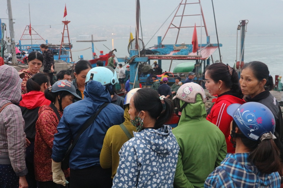 Vươn khơi ngày Rằm tháng Giêng, ngư dân trúng lộc biển - 2 Vươn khơi ngày Rằm tháng Giêng, ngư dân trúng lộc biển - 2