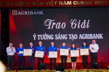 Lễ tuyên dương “Thanh niên tiên tiến Agribank làm theo lời Bác”