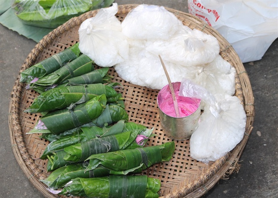 Nhộn nhịp phiên chợ bán Lộc đầu năm ở Phú Yên - 3 Nhộn nhịp phiên chợ bán Lộc đầu năm ở Phú Yên - 3