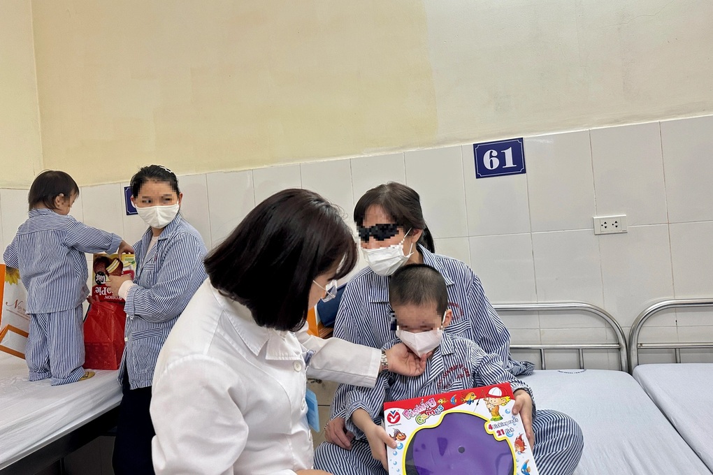 Dấu hiệu lác mắt và mắt mèo cảnh báo ung thư mắt - 1 Dấu hiệu lác mắt và mắt mèo cảnh báo ung thư mắt - 1