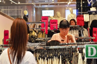 Sài Gòn "trở lạnh", giới inh doanh quần áo mùa đông “hốt bạc”!