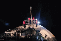 Tìm kiếm 13 ngư dân mất tích: Những hình ảnh đầu tiên từ Trường Sa