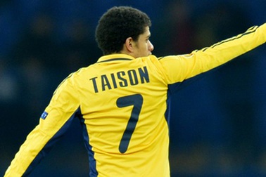 “Siêu phẩm” vô lê của Van Basten được tái hiện ở Europa League