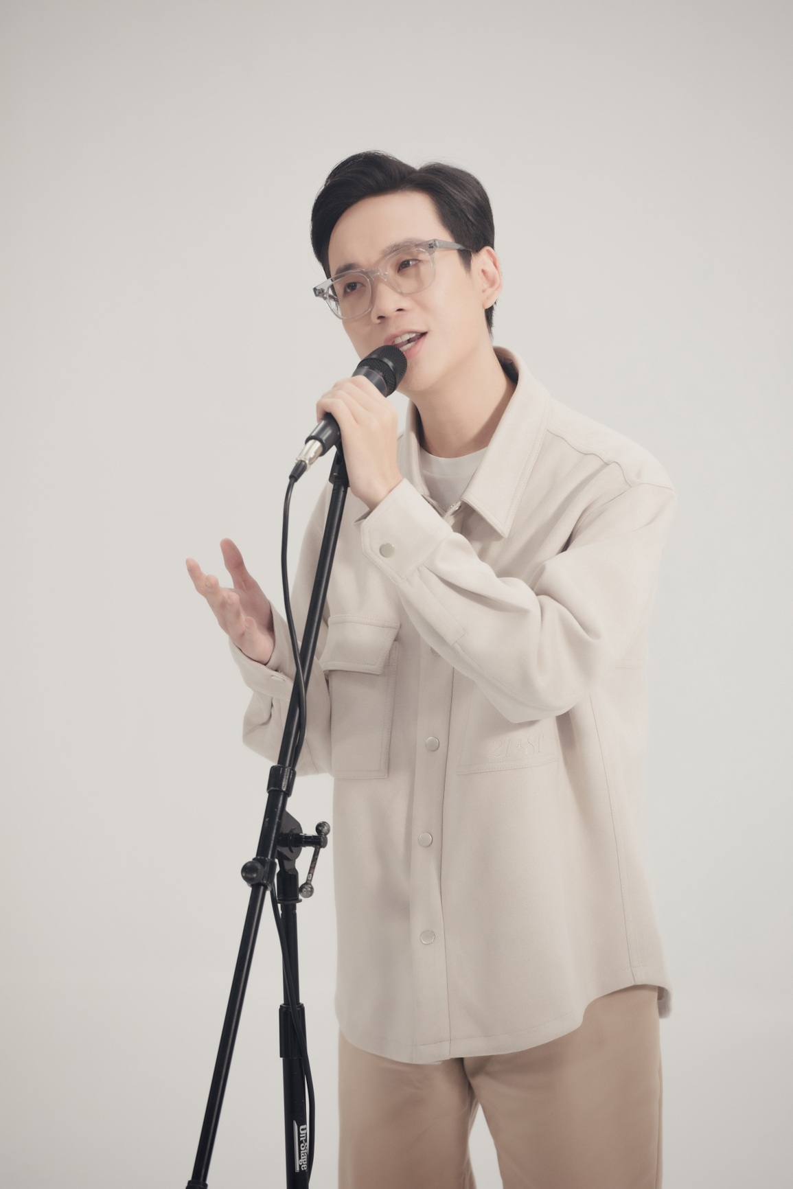 Ca sĩ JustaTee: Đừng gây tổn thương tinh thần kéo dài với trẻ em - 1 Ca sĩ JustaTee: Đừng gây tổn thương tinh thần kéo dài với trẻ em - 1
