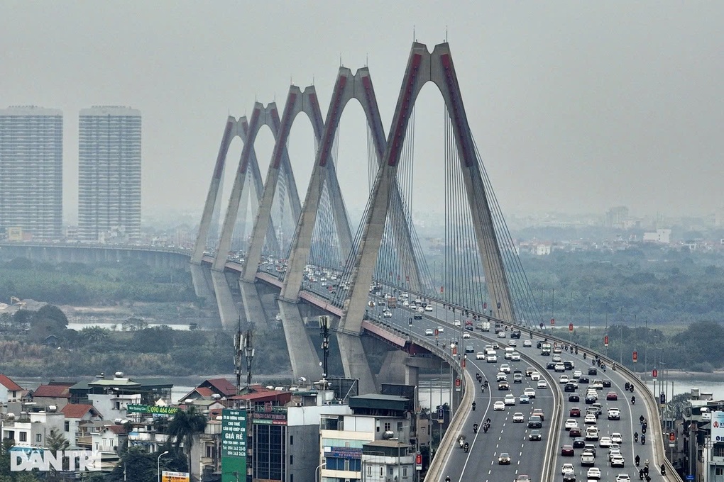 Hà Nội sắp làm hàng rào trên cầu Nhật Tân