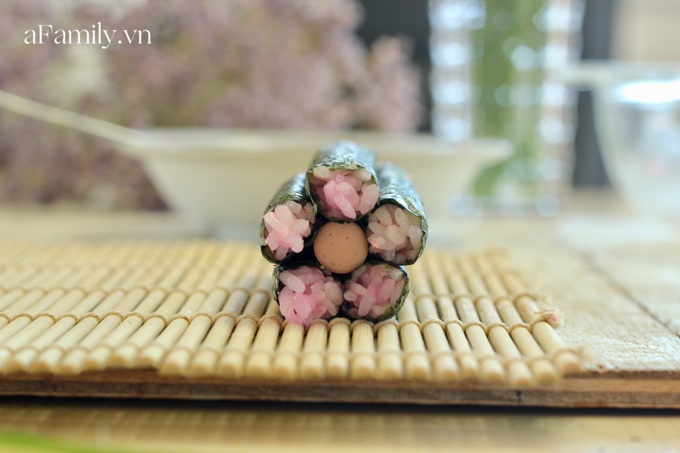 Từ khi tôi làm sushi hình hoa, con chịu ăn cơm nhiều hơn hẳn! - Ảnh 6. Từ khi tôi làm sushi hình hoa, con chịu ăn cơm nhiều hơn hẳn! - Ảnh 6.