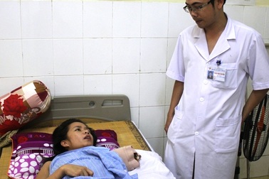 Nữ du khách bị hổ cắn đứt tay xuất viện