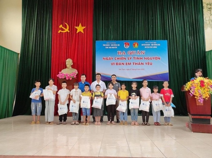 Tuổi trẻ Thái Nguyên ra quân Ngày chiến sỹ tình nguyện Vì đàn em thân yêu.