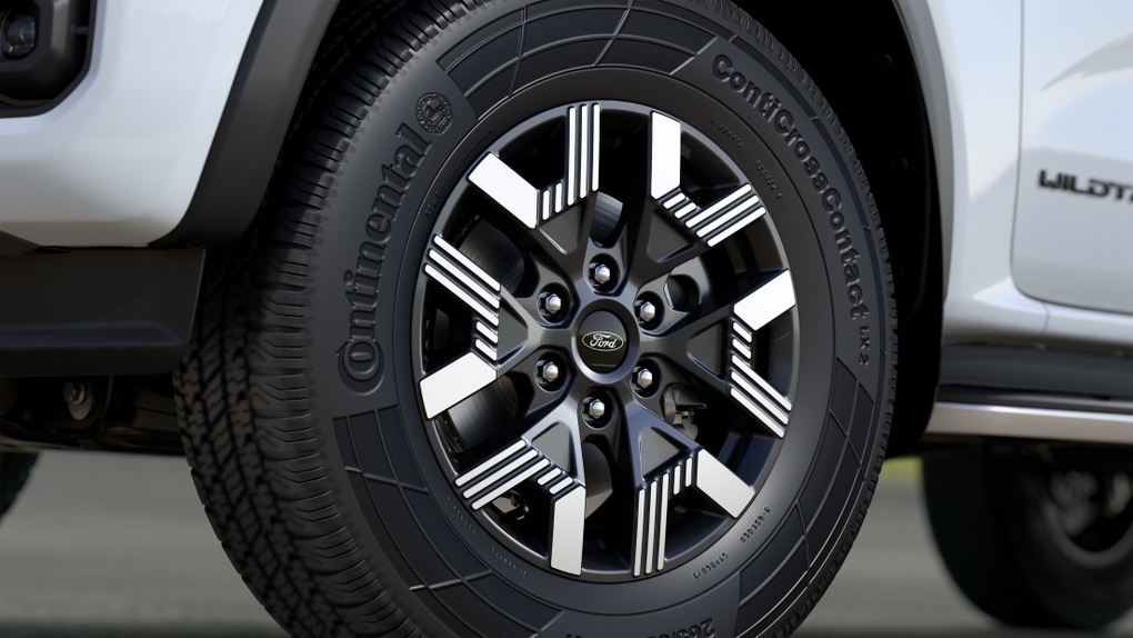 Ford Ranger phiên bản xăng lai điện chạy được hơn 45km thuần điện - 9 Ford Ranger phiên bản xăng lai điện chạy được hơn 45km thuần điện - 9