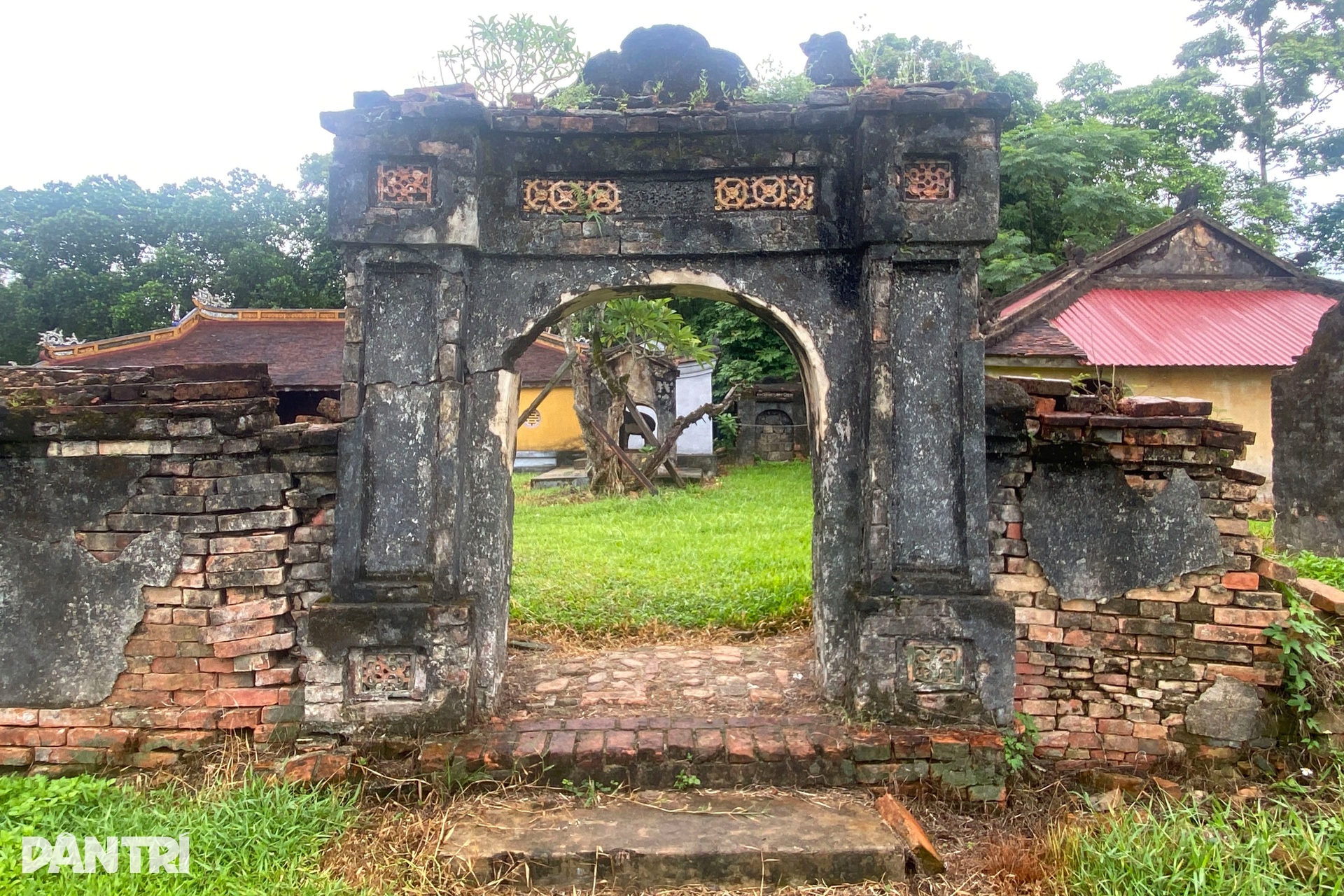 The temple of the war elephant that cried for its master before his last breath - 6 Điện thờ voi chiến khóc chủ tướng trước khi trút hơi thở cuối cùng - 6