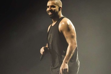 Cựu sao phim “nóng”  bất ngờ tuyên bố có con với Drake