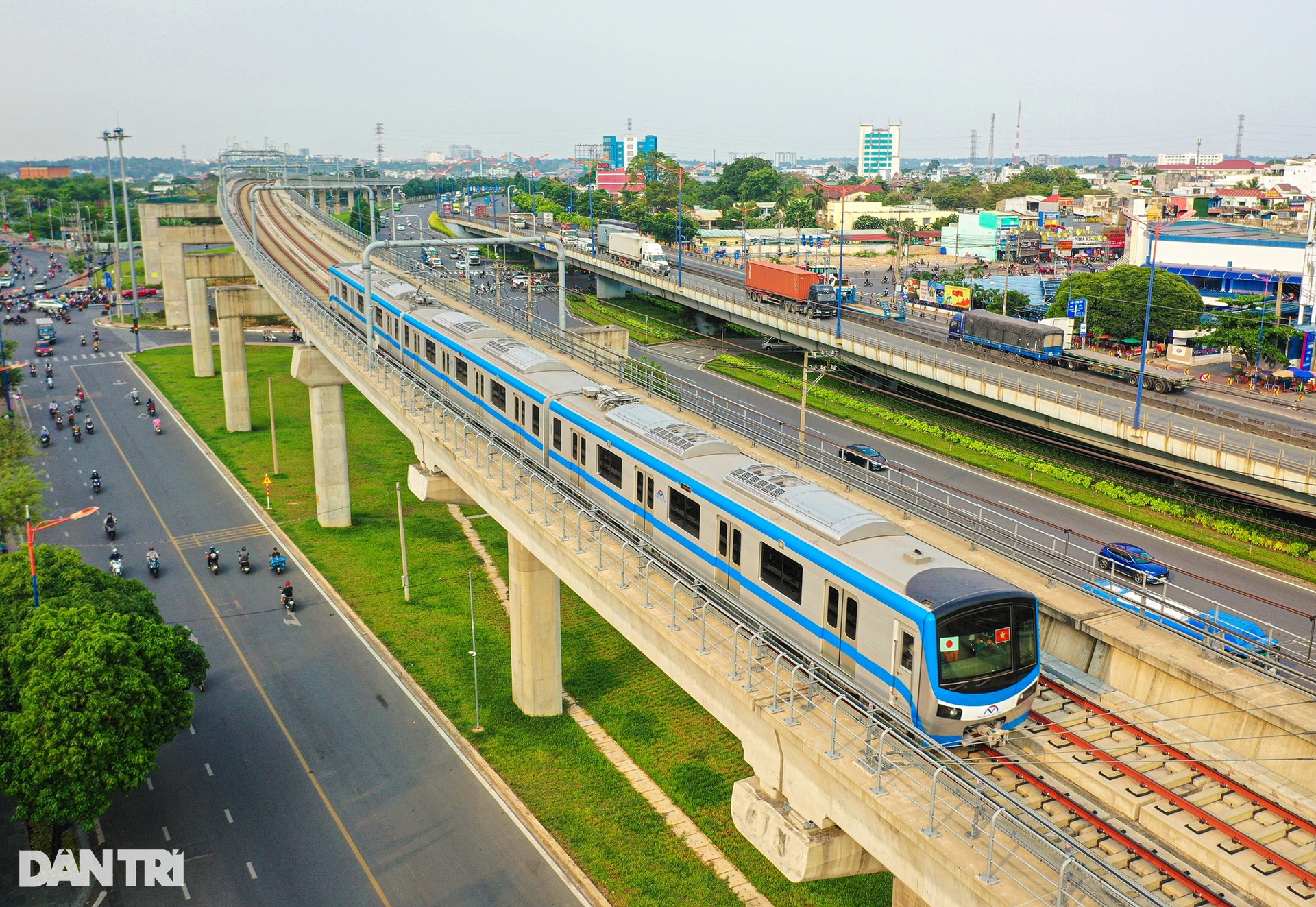 2 nữ lái tàu metro của Hà Nội và TPHCM - 16 2 nữ lái tàu metro của Hà Nội và TPHCM - 16