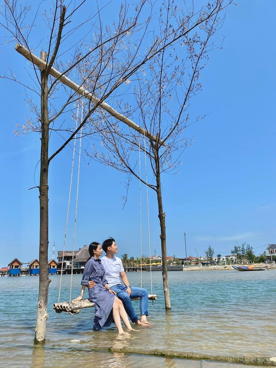Cô gái Việt dẫn bạn trai Hàn ngắm cảnh đẹp nao lòng ở Huế - 11 Cô gái Việt dẫn bạn trai Hàn ngắm cảnh đẹp nao lòng ở Huế - 11