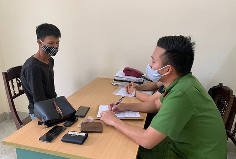 7 năm tù cho kẻ lẻn vào khu cách ly trộm tài sản - 2 7 năm tù cho kẻ lẻn vào khu cách ly trộm tài sản - 2