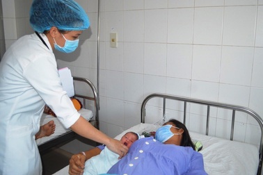 Bóc khối u xơ nặng 500g, mổ cứu thai nhi thành công