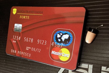 Hà Nội: Thu giữ hàng loạt thiết bị thu âm siêu nhỏ phục vụ gian lận thi cử