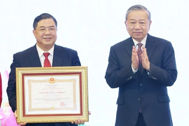 Tổng Bí thư: Văn phòng Trung ương Đảng cần đóng vai “nhạc trưởng”