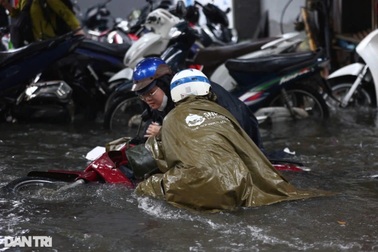 Nhiều nơi mưa to, Hà Nội chất lượng không khí ở mức có hại