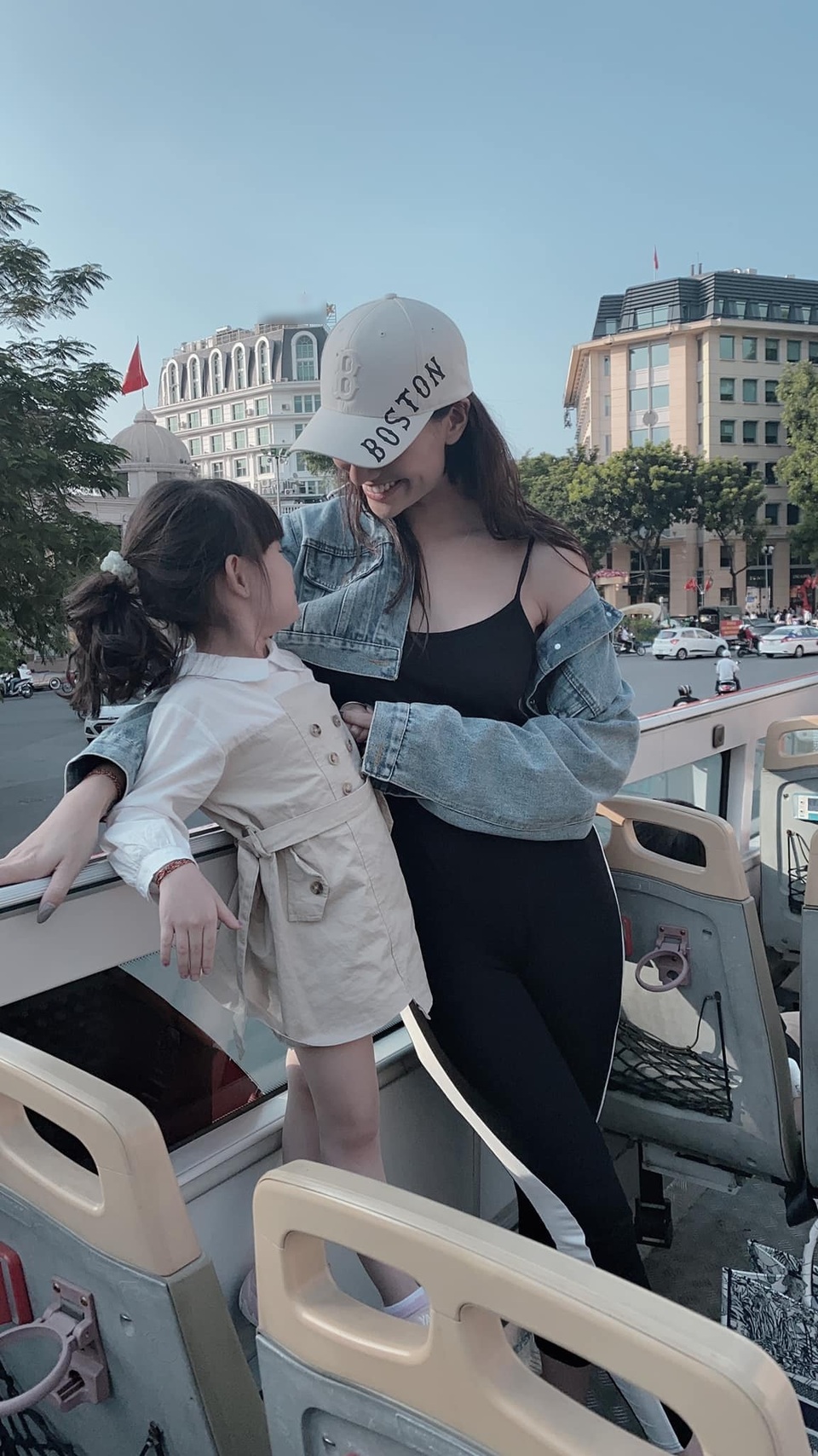 Hồng Quế tiết lộ tình đầu bị chê lông bông giờ là tổng giám đốc giàu có - 4 Hồng Quế tiết lộ tình đầu bị chê lông bông giờ là tổng giám đốc giàu có - 4