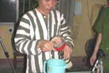 “Trùm” rượu ngoại giả mới học hết lớp 1