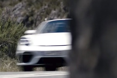 Porsche hé lộ hình ảnh mẫu xe thể thao mui trần mới