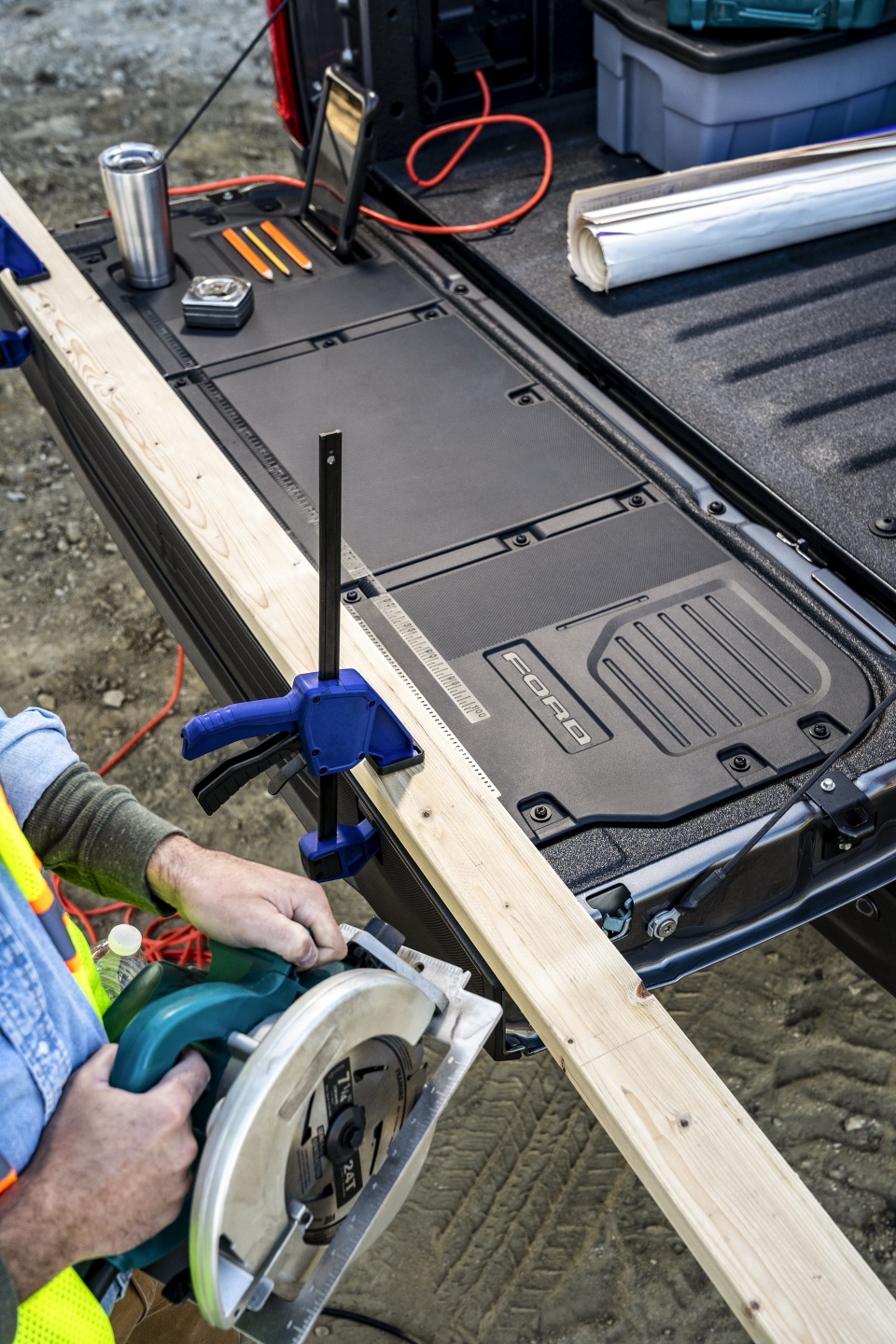 Ford F-150 thế hệ mới - Thiết kế mới, công nghệ động cơ mới - 27 Ford F-150 thế hệ mới - Thiết kế mới, công nghệ động cơ mới - 27
