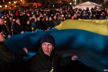 Nga triệu đại sứ Ukraine về nước