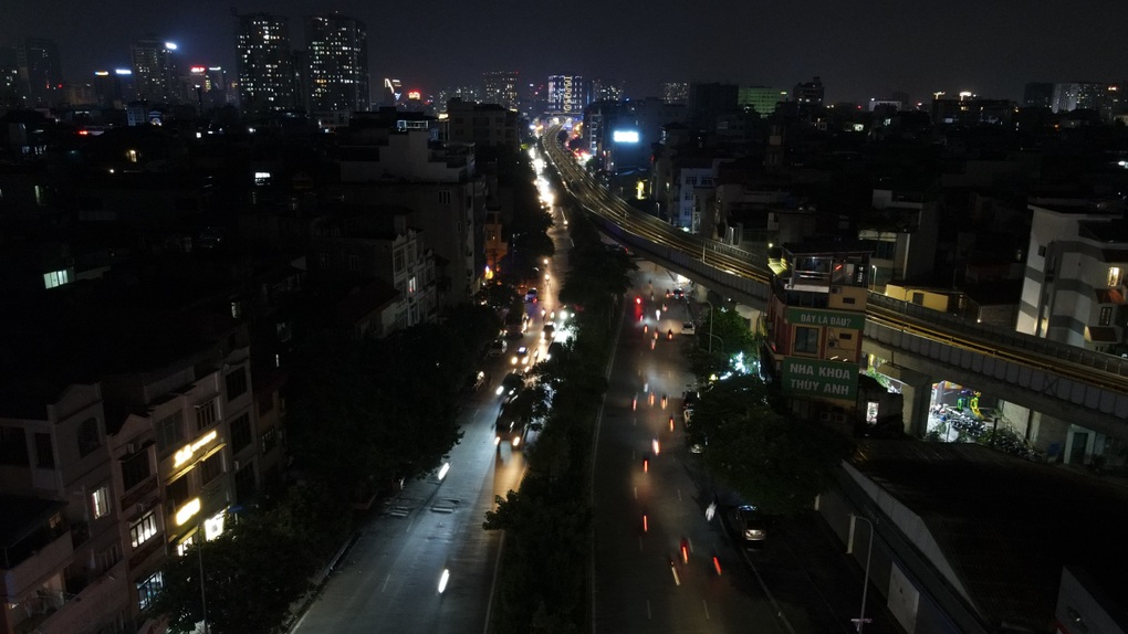 Những con đường nghìn tỷ giữa Thủ đô chờ được thắp sáng - 1