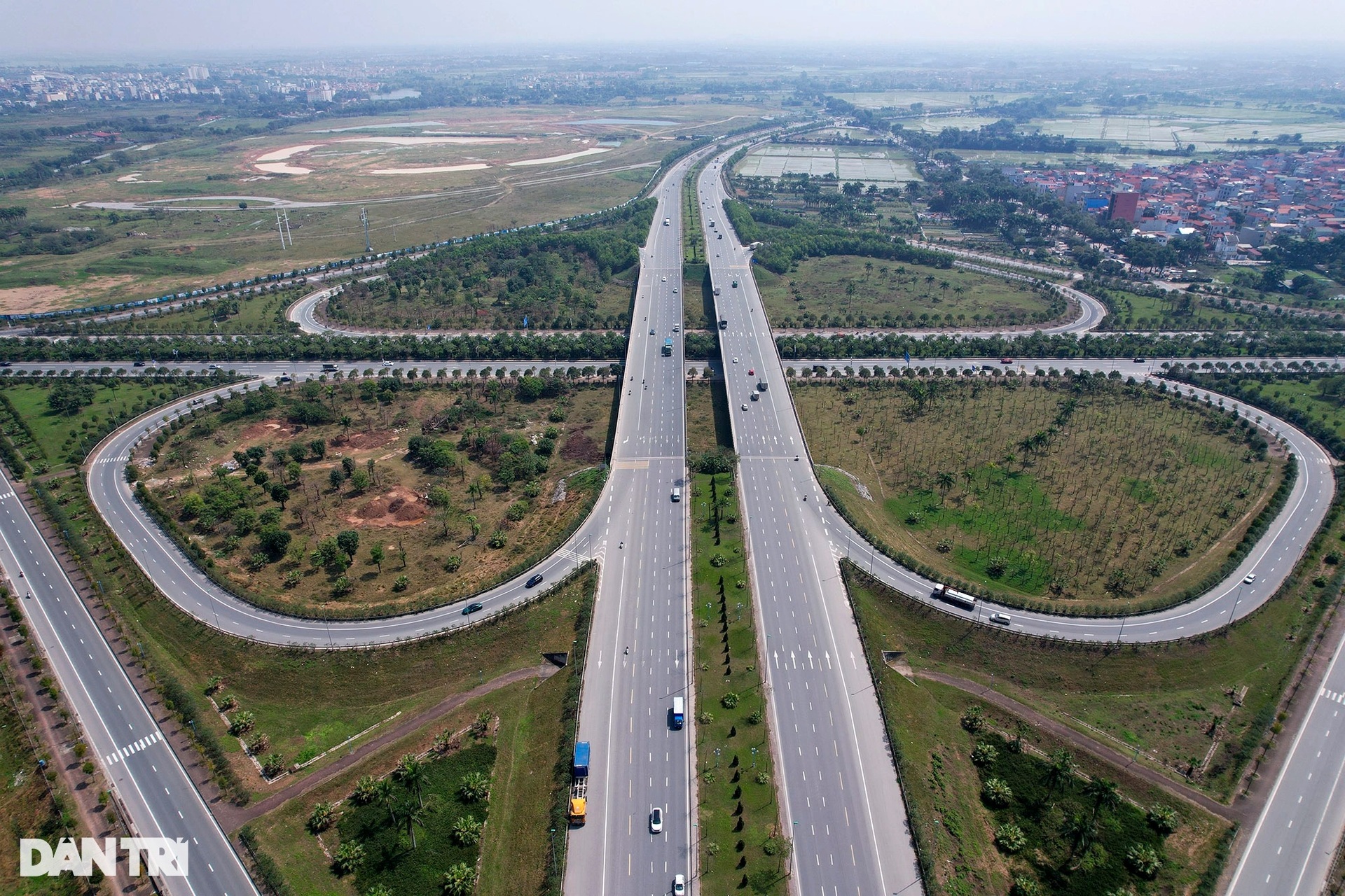 Choáng ngợp những nút giao thông hiện đại nhất Hà Nội - 10 Choáng ngợp những nút giao thông hiện đại nhất Hà Nội - 10