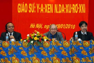 Tiết học đặc biệt của GS trường Lomonosov tại HV báo chí