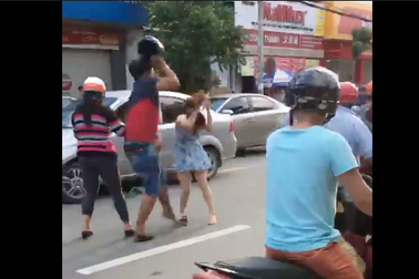Va chạm giao thông, hành hung cả phụ nữ