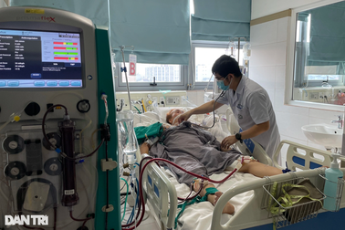 Vợ ngàn cân treo sợi tóc do mắc viêm cơ tim, chồng than "em cùng đường rồi"