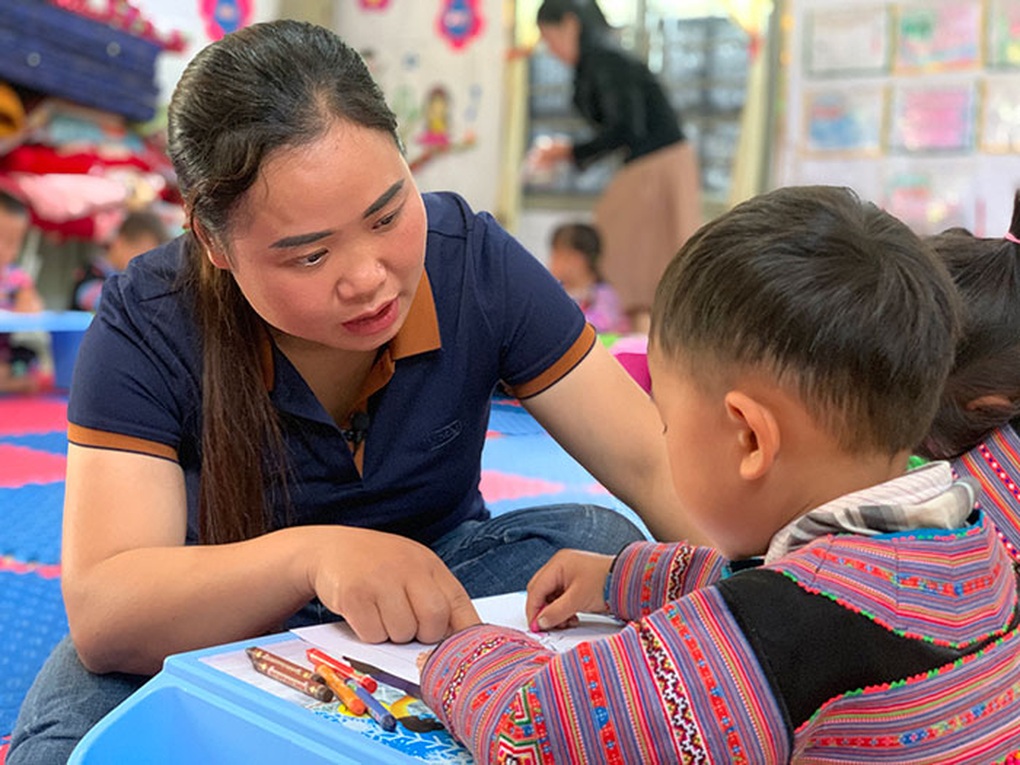 Cô giáo không lành lặn gieo mầm xanh nơi thung lũng trắng - 4 Cô giáo không lành lặn gieo mầm xanh nơi thung lũng trắng - 4