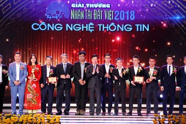 Bộ TT&TT lựa chọn 2 giải nhất Nhân tài Đất Việt để hỗ trợ chuyển đổi số