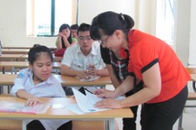 Bị thần kinh vận động bẩm sinh vẫn quyết tâm đi thi