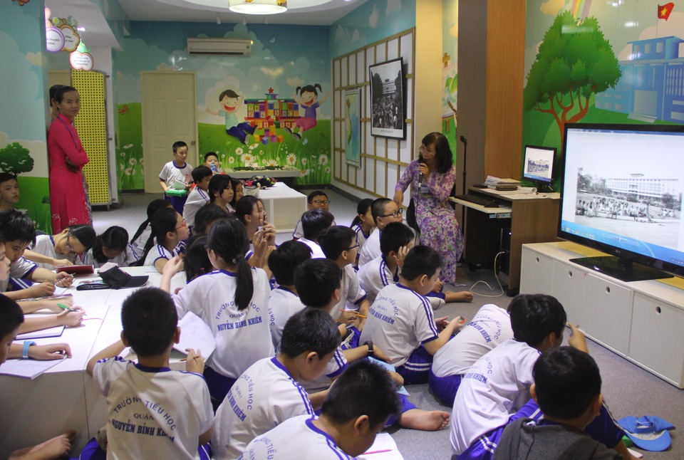 3.600 giáo viên, học sinh từng di chuyển qua vùng có ca nhiễm Covid-19 - 1 3.600 giáo viên, học sinh từng di chuyển qua vùng có ca nhiễm Covid-19 - 1
