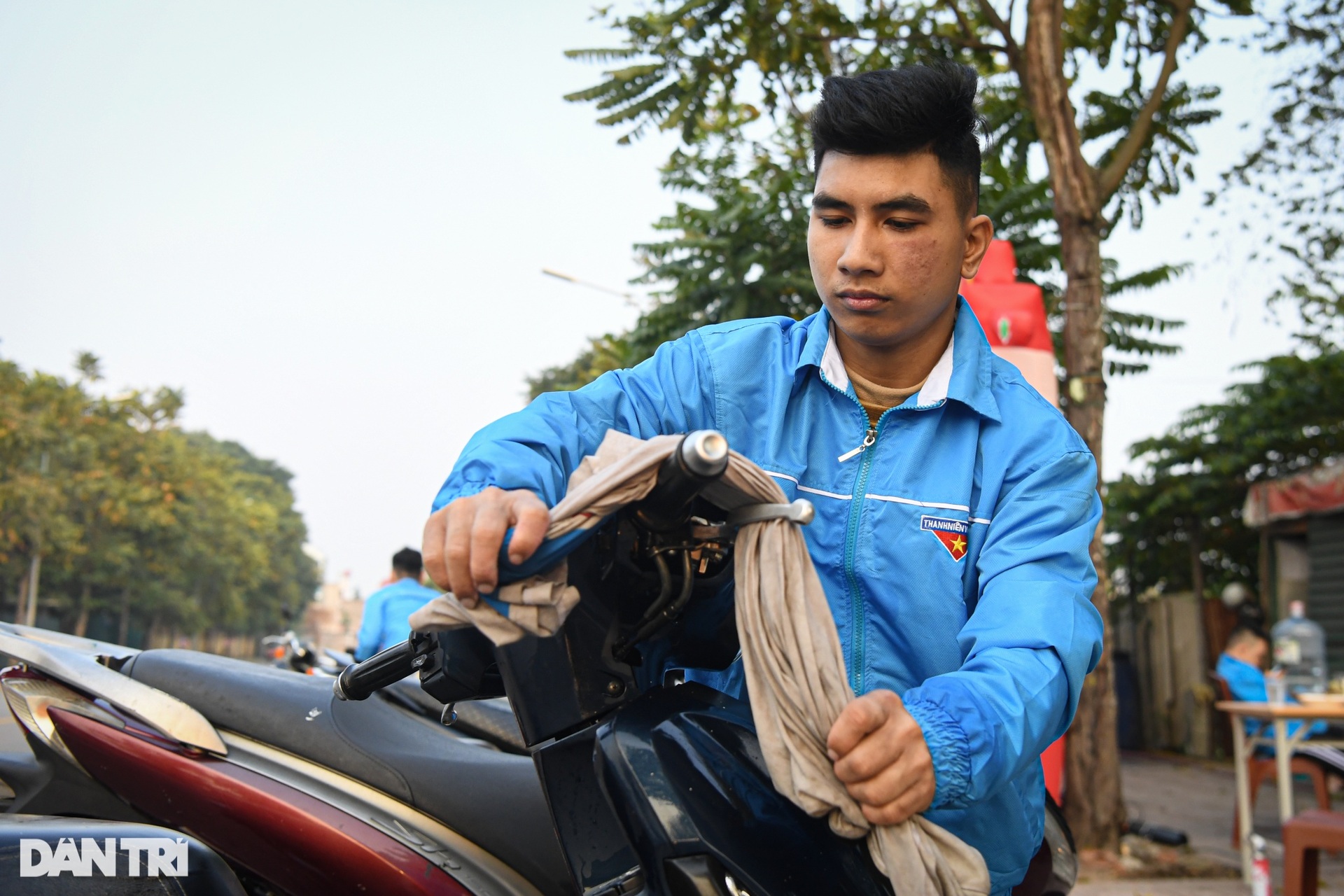 Thoát cảnh chặt chém dịp Tết, điểm rửa miễn phí cho hàng trăm xe ở Hà Nội - 5 Thoát cảnh chặt chém dịp Tết, điểm rửa miễn phí cho hàng trăm xe ở Hà Nội - 5