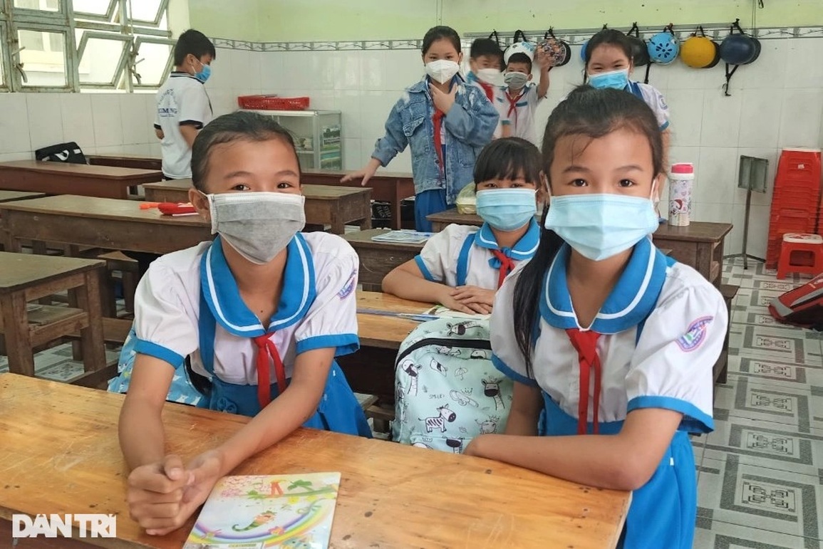 Phó Chủ tịch Bạc Liêu: Đảm bảo sức khỏe học sinh, giáo viên là trên hết - 7 Phó Chủ tịch Bạc Liêu: Đảm bảo sức khỏe học sinh, giáo viên là trên hết - 7