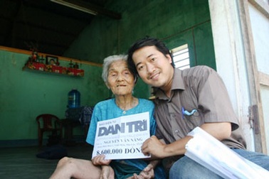 Trao gần 20 triệu đồng tới 4 gia đình khó khăn