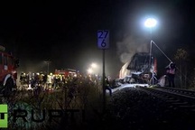 Tàu hỏa Đức đâm tan nát xe quân sự Mỹ, nhiều thương vong