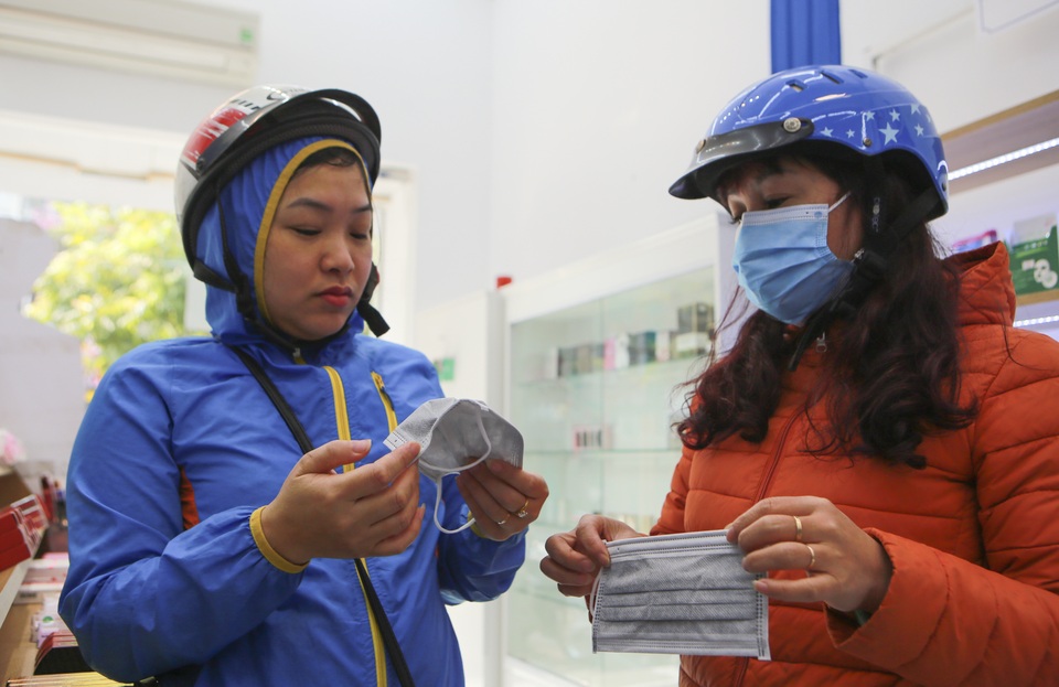 Hà Nội: Nhiều địa điểm phát tặng miễn phí khẩu trang để phòng virus Corona - 2 Hà Nội: Nhiều địa điểm phát tặng miễn phí khẩu trang để phòng virus Corona - 2