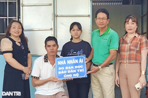 "Nhờ bạn đọc Dân trí giúp xây căn nhà mơ ước, hai cha con tôi mừng lắm!"