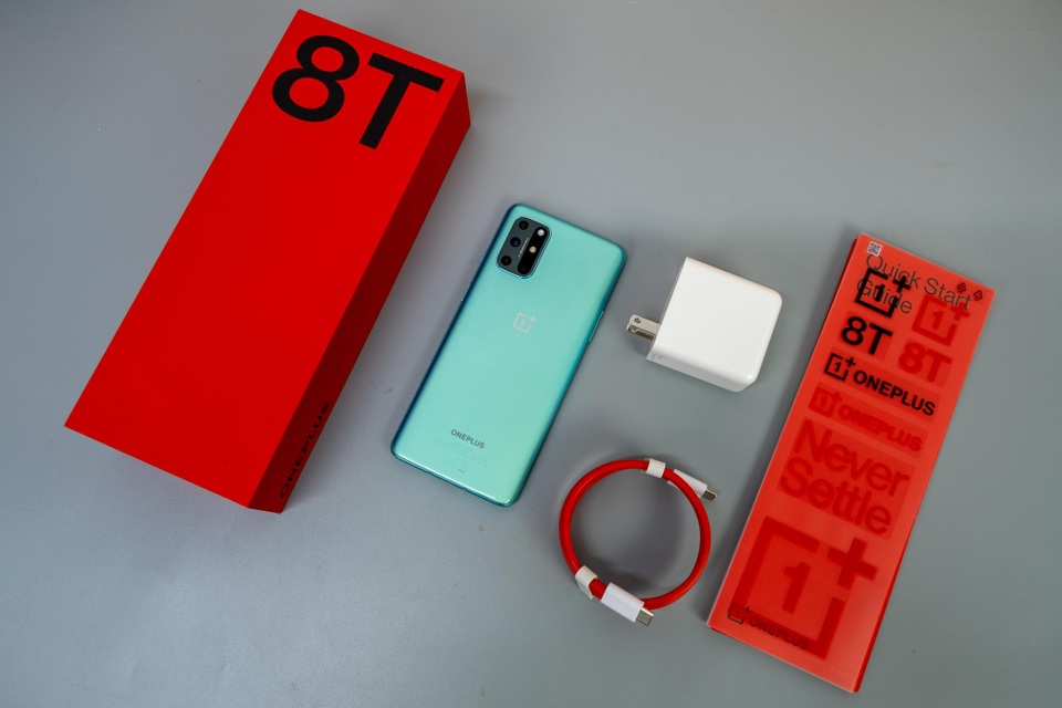 Trên tay OnePlus 8T 5G: chip Snapdragon 865, RAM 12GB, sạc nhanh 65W - 1 Trên tay OnePlus 8T 5G: chip Snapdragon 865, RAM 12GB, sạc nhanh 65W - 1