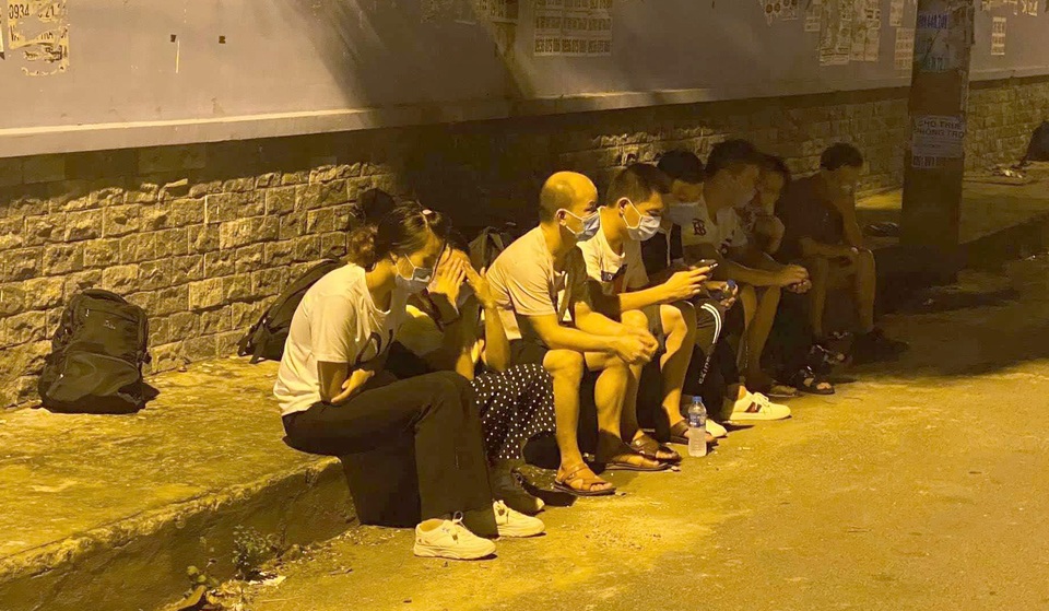 Gần 20 người Trung Quốc bỏ chạy tán loạn khi thấy công an - 1 Gần 20 người Trung Quốc bỏ chạy tán loạn khi thấy công an - 1